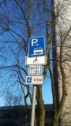 Hinweisschild Behindertenparkplatz